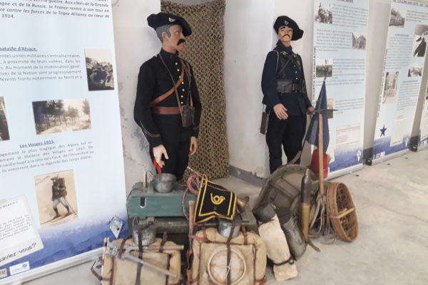 exposition d'équipements au fort de comboire