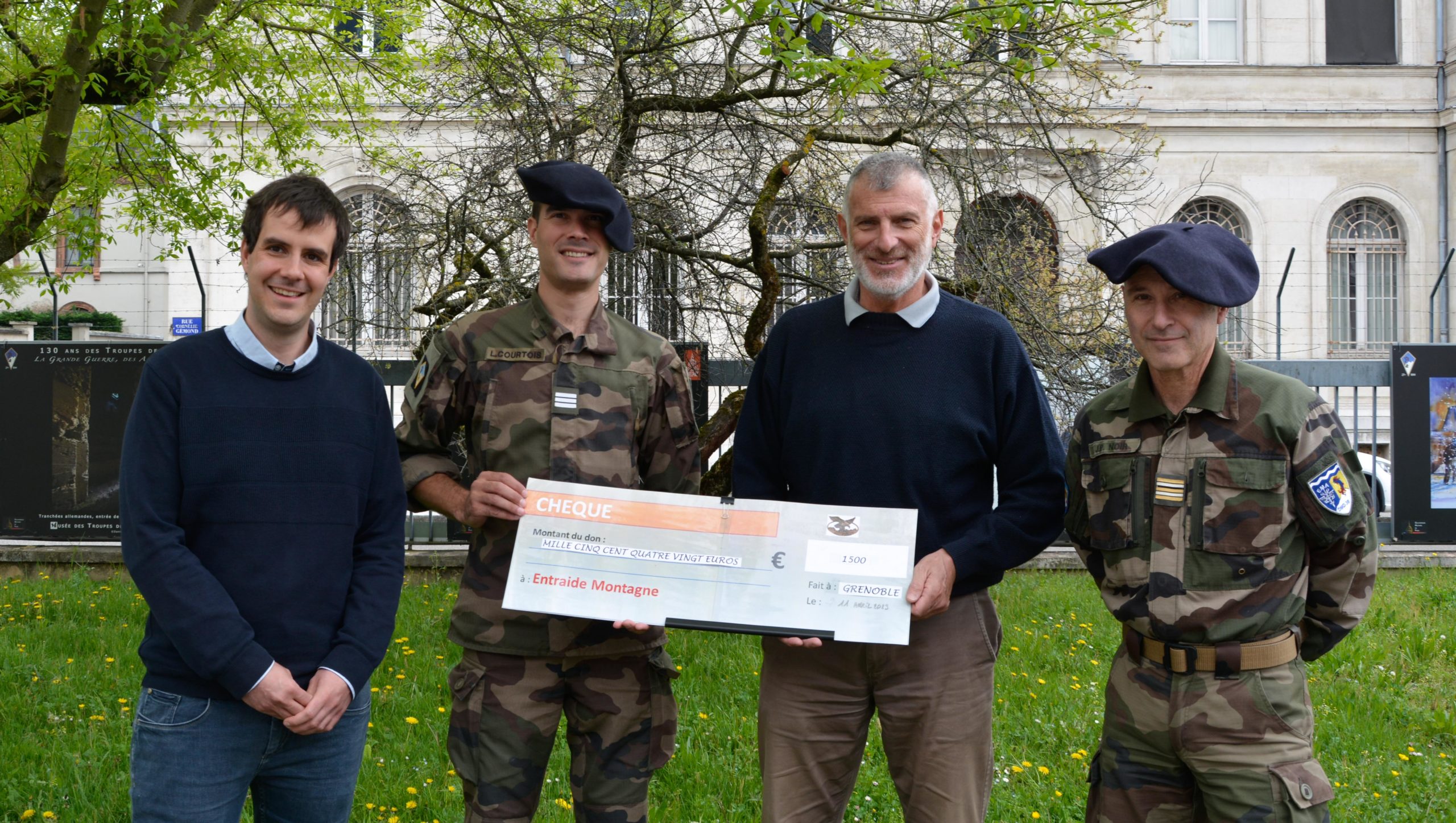 Remise de don à l'entraide montagne